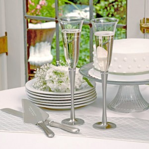 brushed-silver-rhinestone-champagne-flutes-and-cake-server-set-500