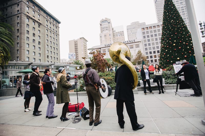 flash mob style proposal in the city