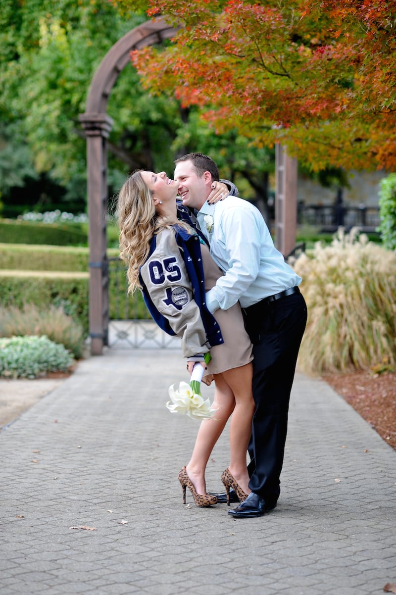 autumn engagement pictures