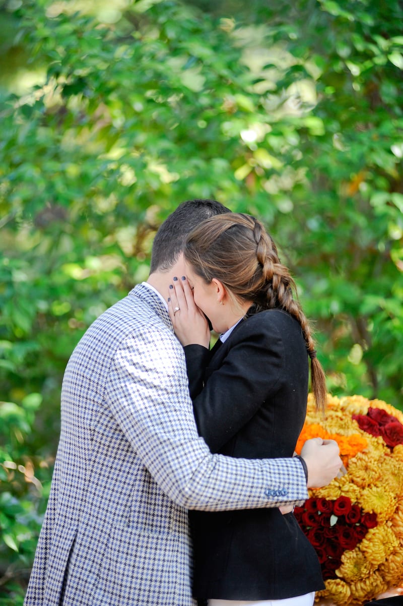 autumn engagement pictures