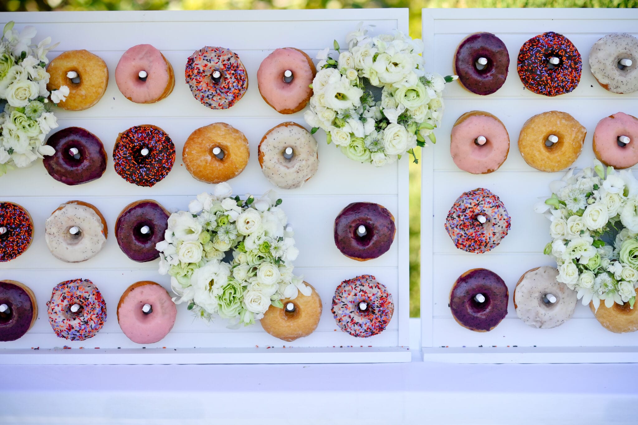 donuet wall with flowers
