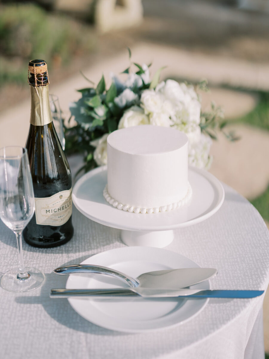 simple wedding cake pearl wedding cake