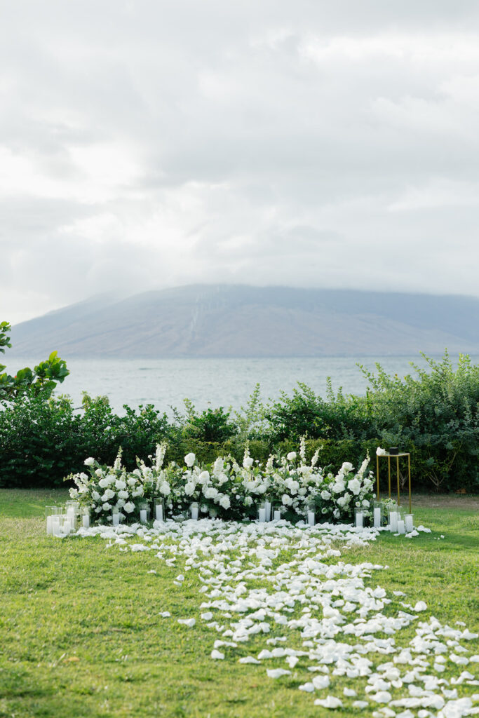 Beautful floral arrangement meadow for a proposal in Maui